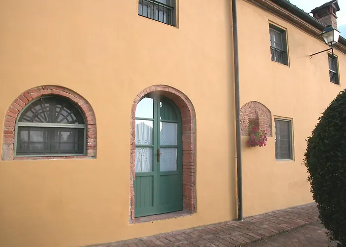 度假居 In With Shared Pool Guasticce