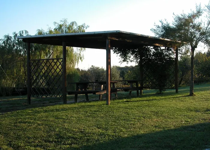 Casa de Férias In With Shared Pool Guasticce